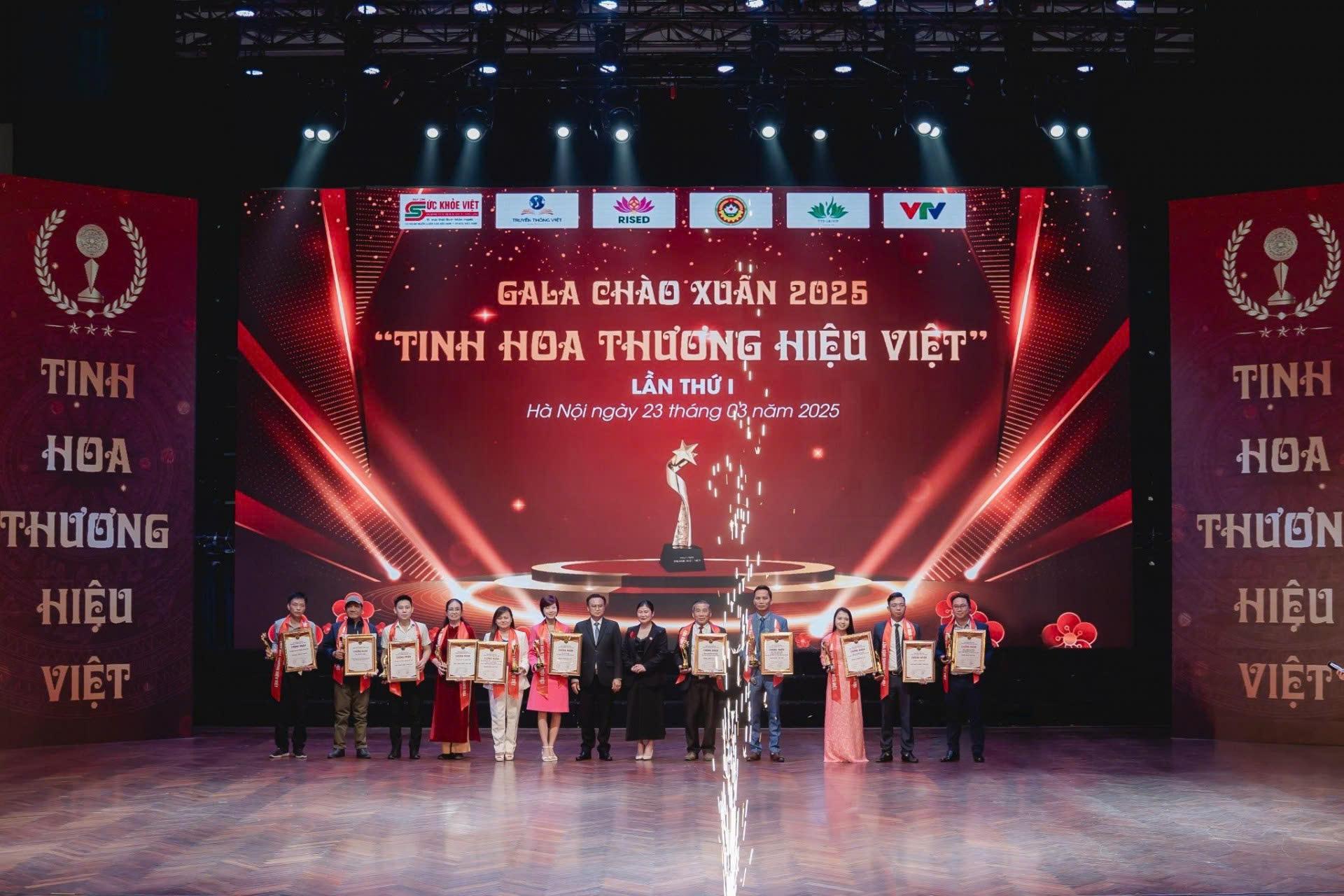 Doanh nhân tiêu biểu Trần Trọng Sang: Bản lĩnh và tỏa sáng tại Gala "Chào Xuân 2025 - Tinh hoa Thương hiệu Việt"